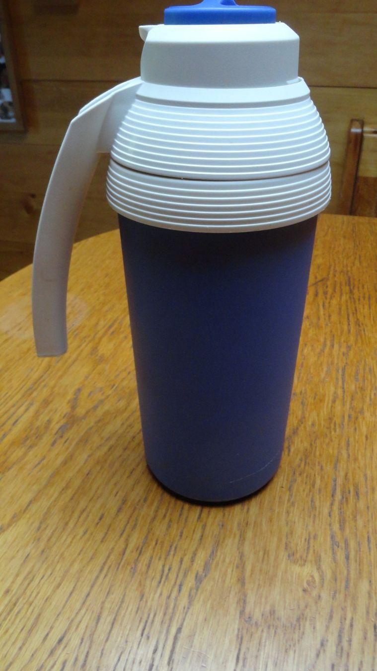Tupperware Contenitori & Simili: Tupperware Krug/Isolierkanne1.2l – Usato da Gstaad venduto da Meiel2020 1