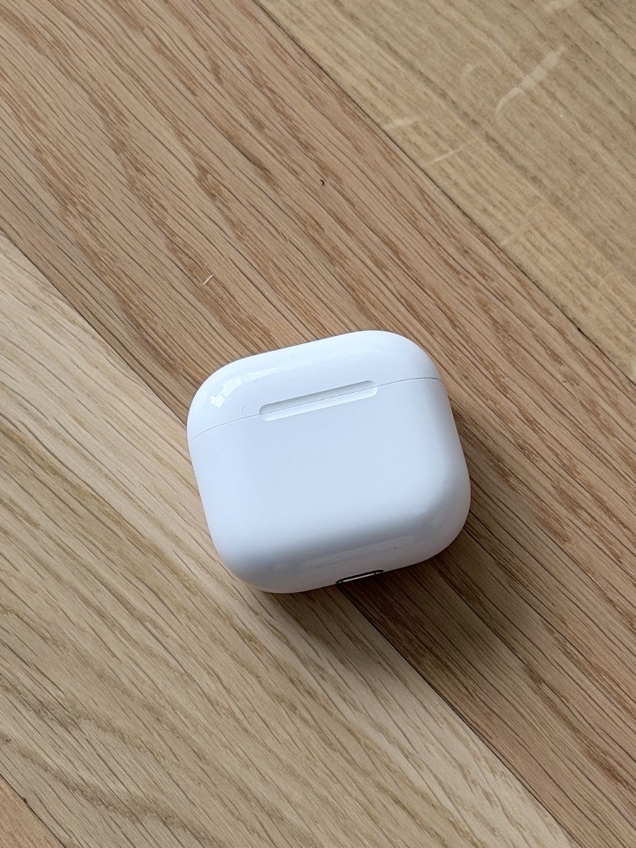 Apple Casques audio: Apple AirPods 4 – D'occasion à Waldkirch par ItaloFam 1