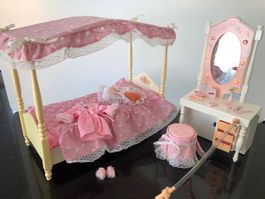 Barbie - Vintage Himmelbett mit Schminkkommode (Barbie 1982)