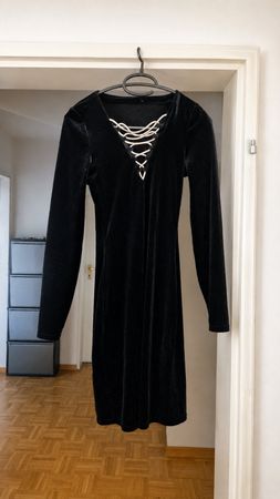 Samt Kleid schwarz Schnürung Grösse S neu