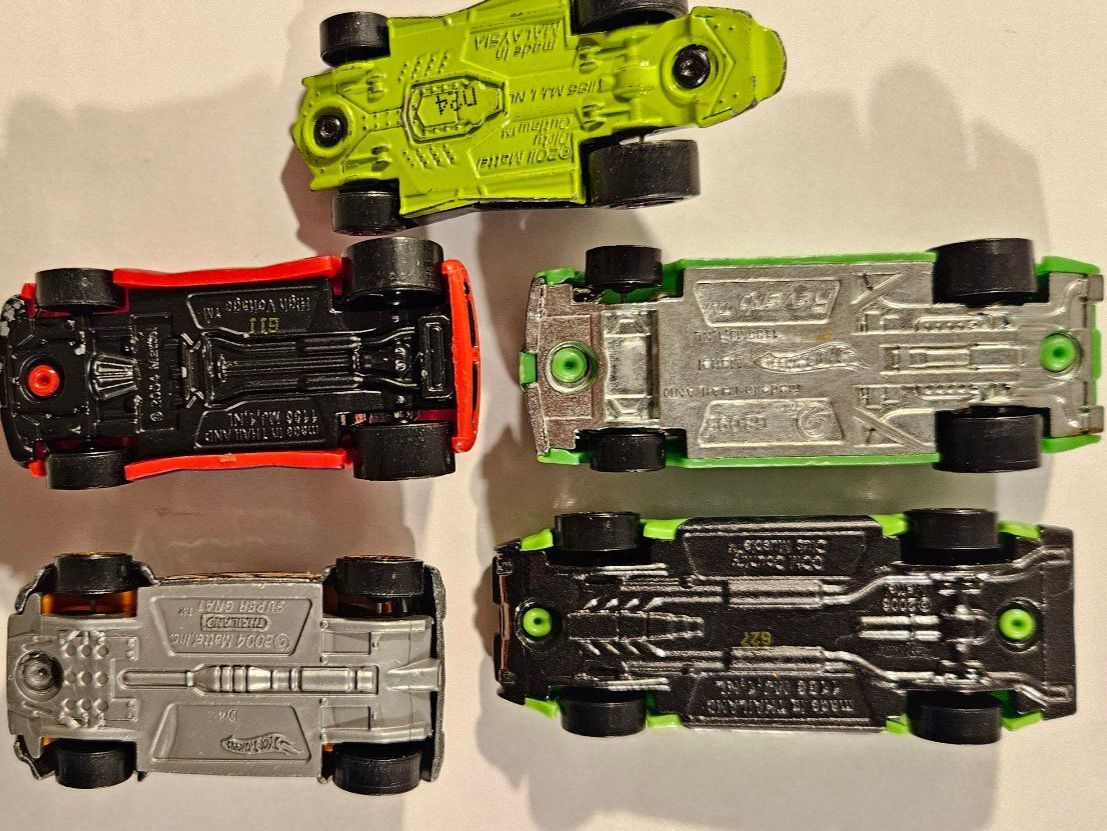 Hot Wheels Modellini d'auto: 5 Hot Wheels Modellautos verschiedene Modelle – Usato da Illnau venduto da Sibello 1