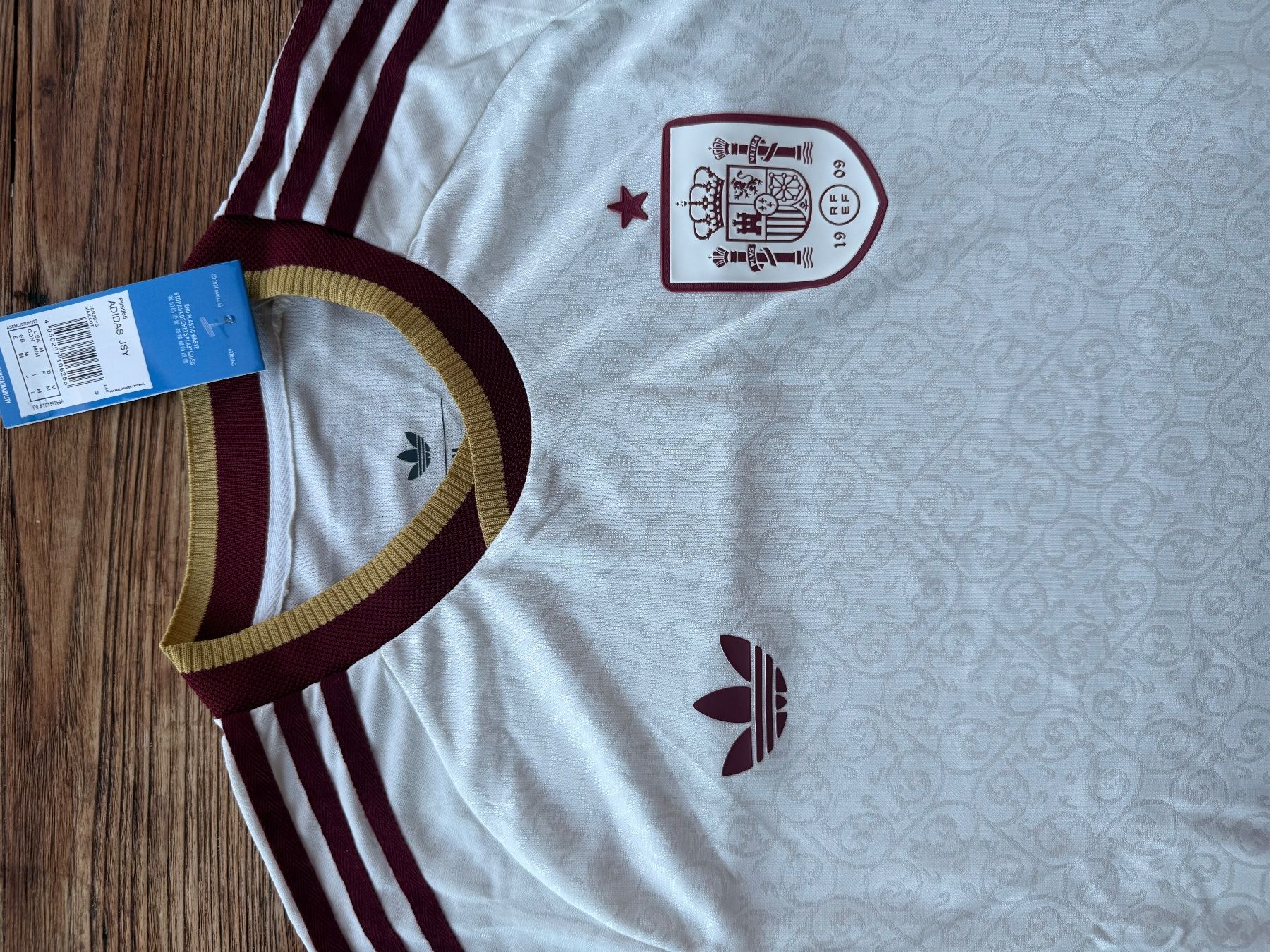 Adidas Canottiere & Pantaloni: Spanien WM Trikot 2025/2026 – Usato da Bözen venduto da DjMel 1