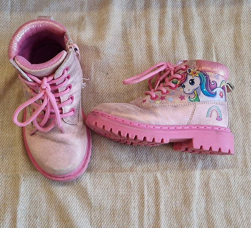 Scarpe per ragazze: Kinderschuhe mit Einhorn-Motiv Gr. 25 – Usato da Wolfhausen venduto da Santiago2017 2