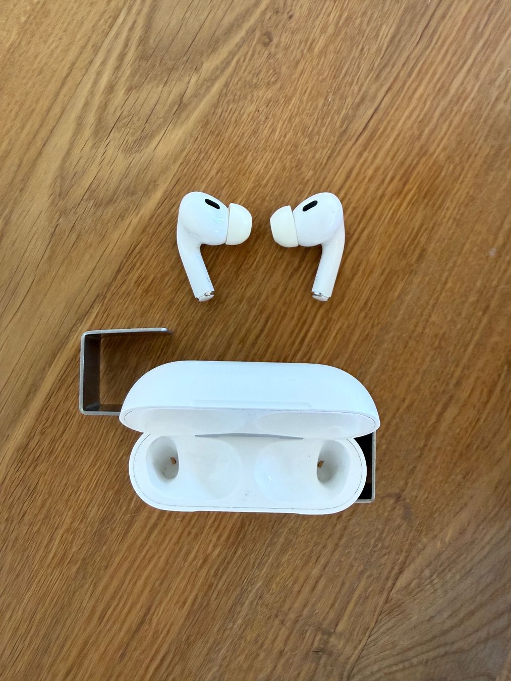 Apple Cuffie: APPLE AirPods Pro 2 (USB-C) – Usato da Lausanne venduto da Nine1982 1