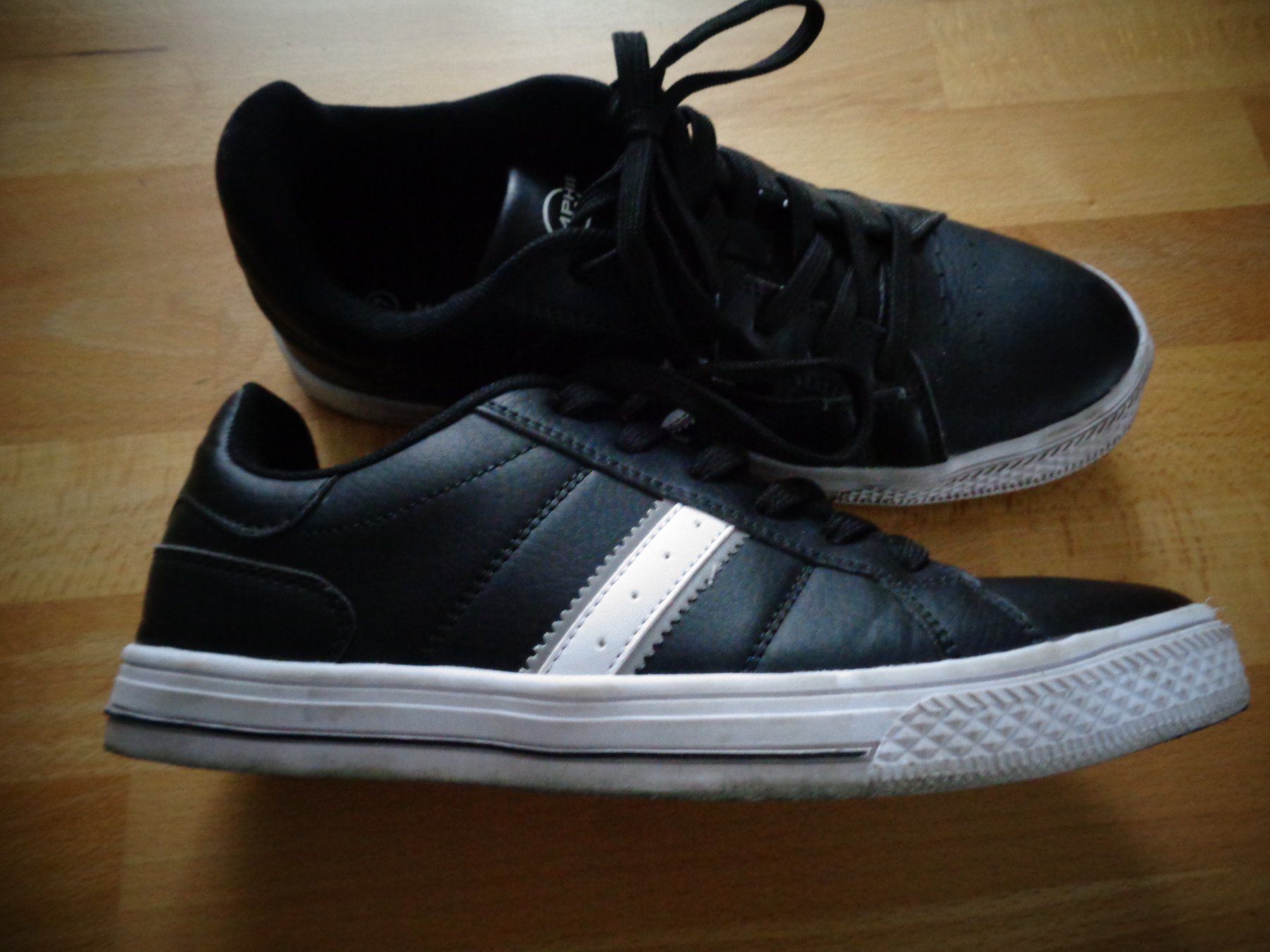 Scarpe per ragazzi: Sneaker in Lederlook  Gr. 37 schwarz – Usato da Jonschwil venduto da sonja8472 6