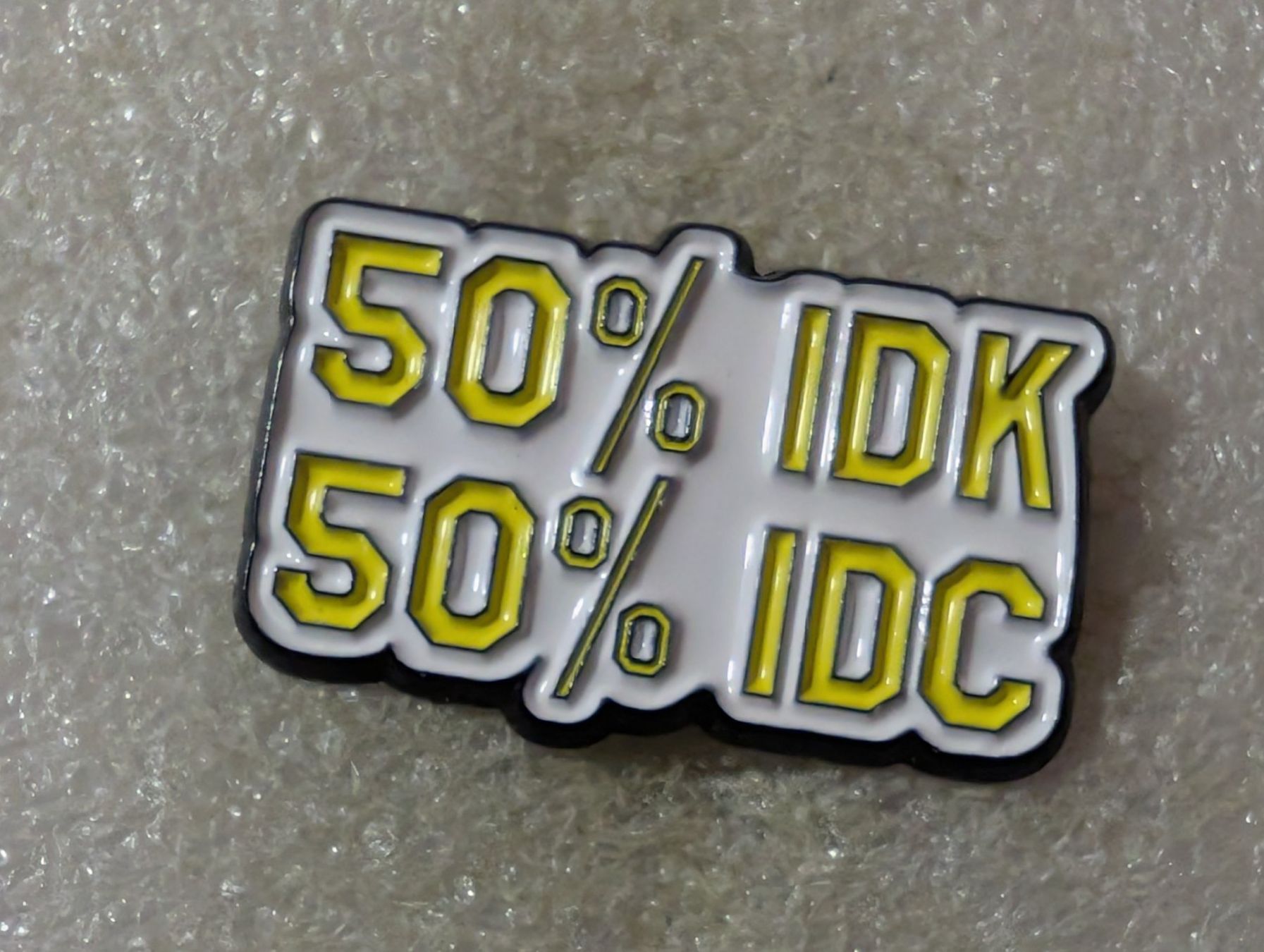 Placchette & Badge: Ansteckpin 173: 50% IDC IDK – Usato da Oppligen venduto da Pin-Fall-Shop