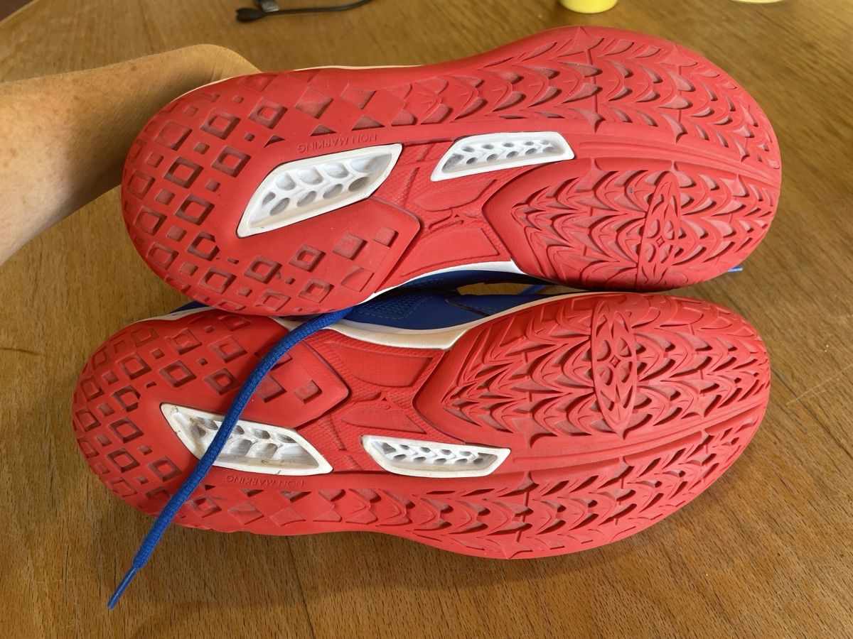 Scarpe per ragazzi: Hallenschuhe Mizuno 40.5 – Usato da zürich venduto da antelita 1