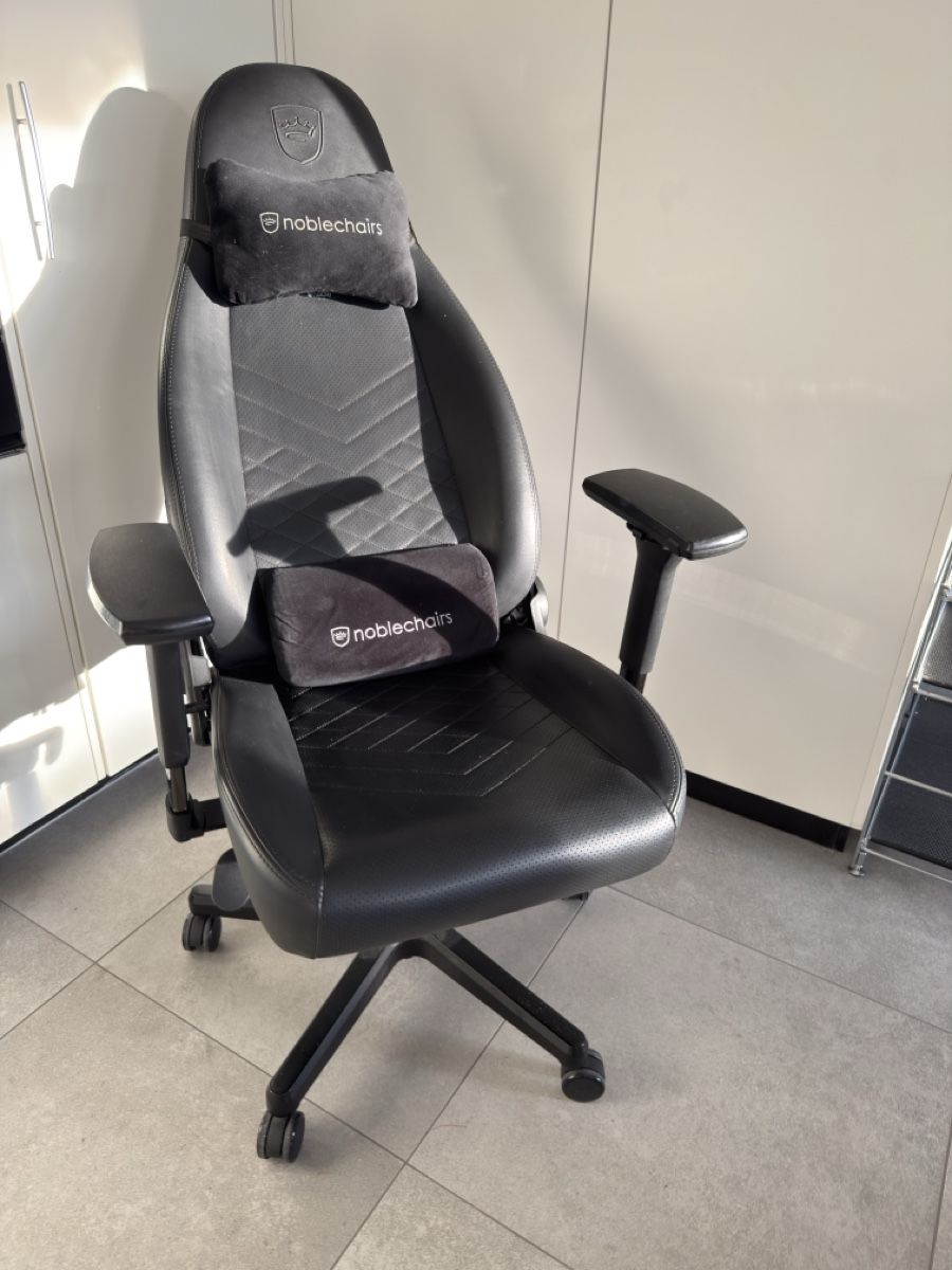 Noblechairs Stühle: Noblechairs Icon – Gebraucht aus Biel/Bienne von Swnpt
