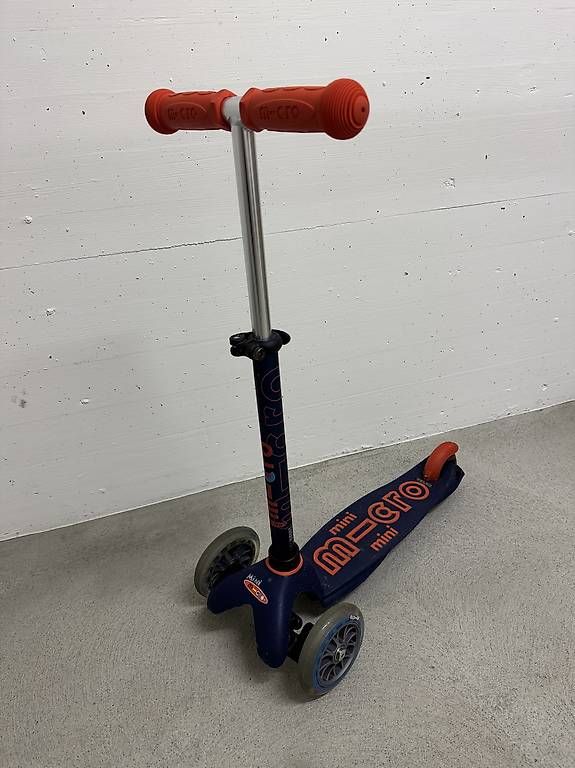 Kickboard: Micro Scooter Deluxe Rocket – Usato da Sissach venduto da Seo23