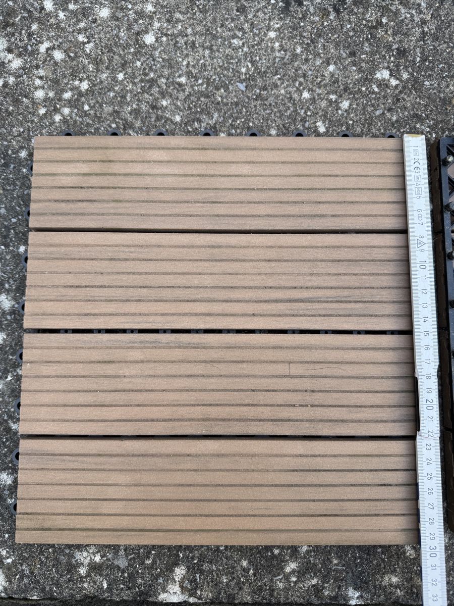 Rivestimenti per pavimenti: 240 Terrassenplatten 30x30cm – Usato da Bülach venduto da Stadtkind84