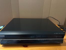 Toshiba RDXV49DTKF2- HDD & DVD VHS Recorder, guter Zustand