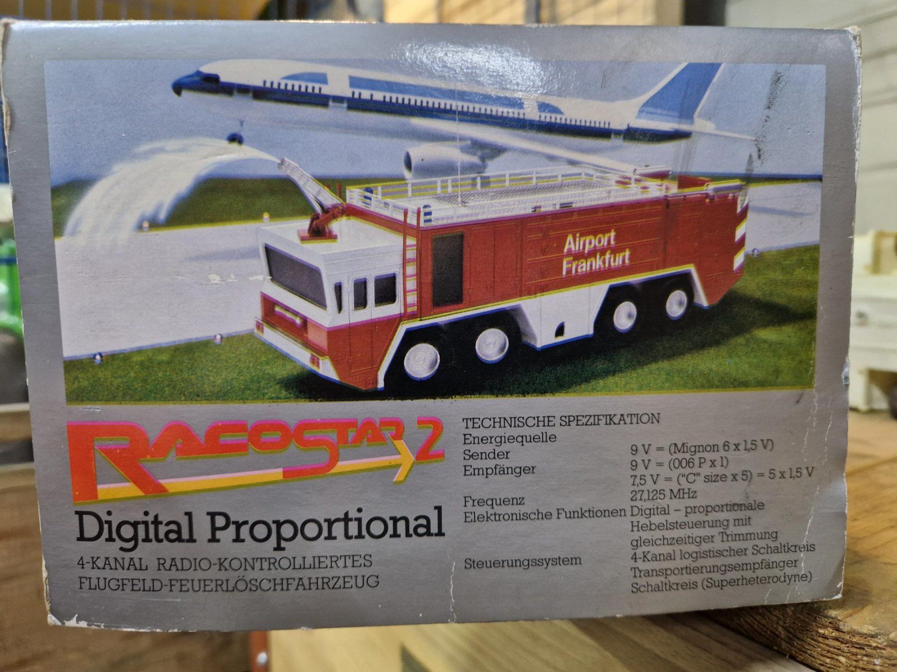 Modellismo RC: RC Flugfeldfeuerwehr – Nuovo e nell'imballaggio originale da Bülach venduto da Astra780