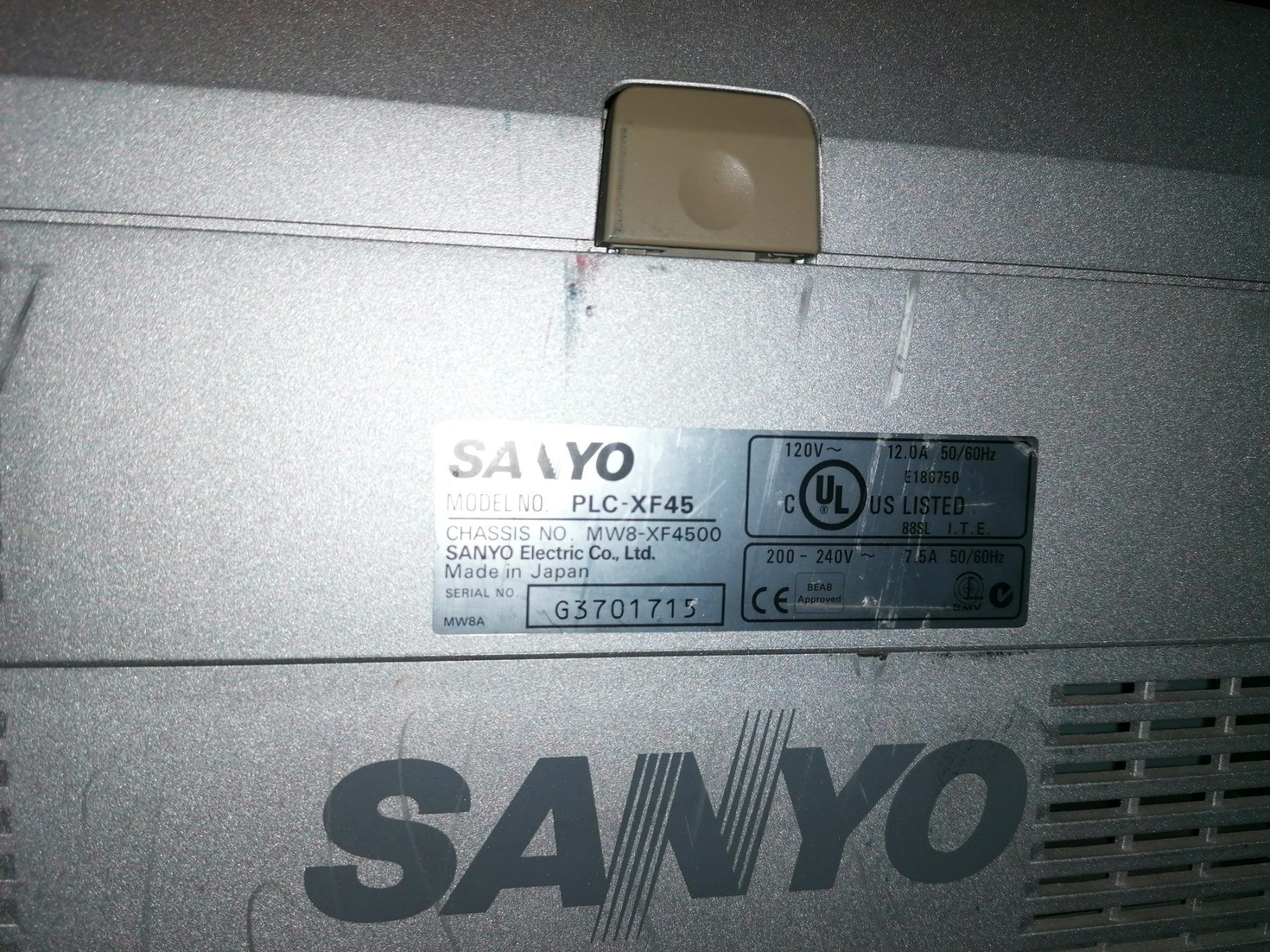 Sanyo Proiettori: Beamer SANYO plc xf45 – Usato da Bellinzona venduto da fan_tc7f 3