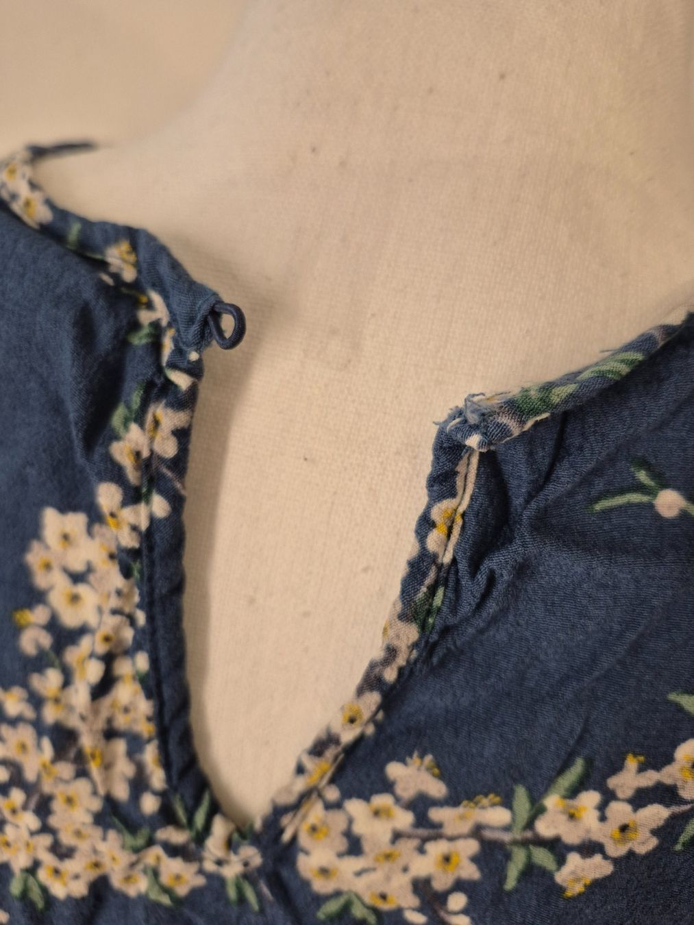 H&M Chemisiers: Bluse hellblau, GP & J Baker x H&M Collection, Grösse 42 – D'occasion à La Neuveville par Vestiaire_2011 3
