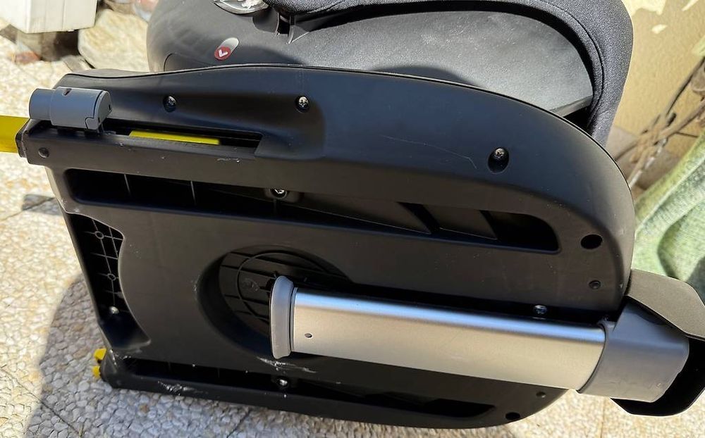 Seggiolini per auto: Bebeconfort Kindersitz EvolveFix Plus Tinted Black – Usato da Meierskappel venduto da Abc_swiss_shop 3