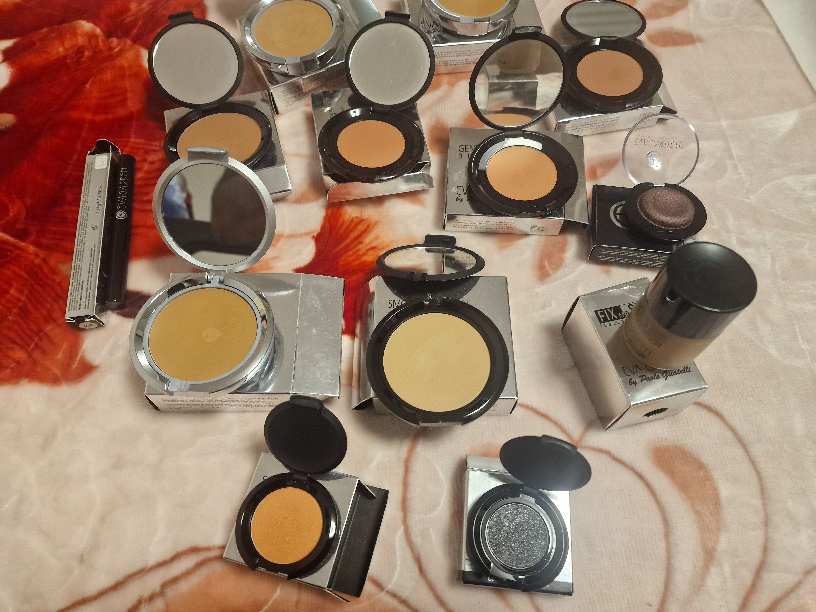 Make-up: Eva Garden Makeup Bundle, Various Products - Great Value! – Nuovo (secondo la descrizione) da aarau venduto da judn 1