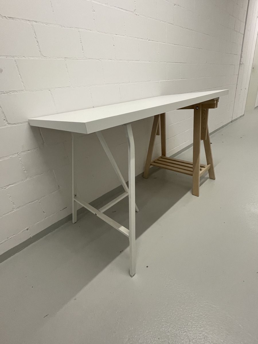 Ikea Scrivanie: Schreibtisch – Usato da Hausen am Albis venduto da mon_8v9f