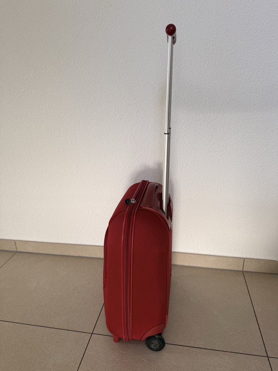 Samsonite Valigie: Samsonite Cabin Luggage  – Nuovo (secondo la descrizione) da Schaffhausen venduto da LeNina 1