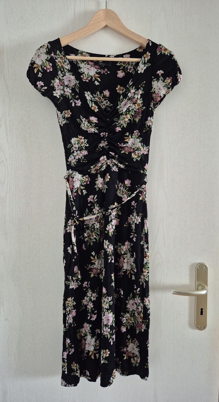 Mango Kleider: Eleganter Damenkleid, Blumenmuster, Grösse S – Neu (gemäss Beschreibung) aus Zürich von Sami78