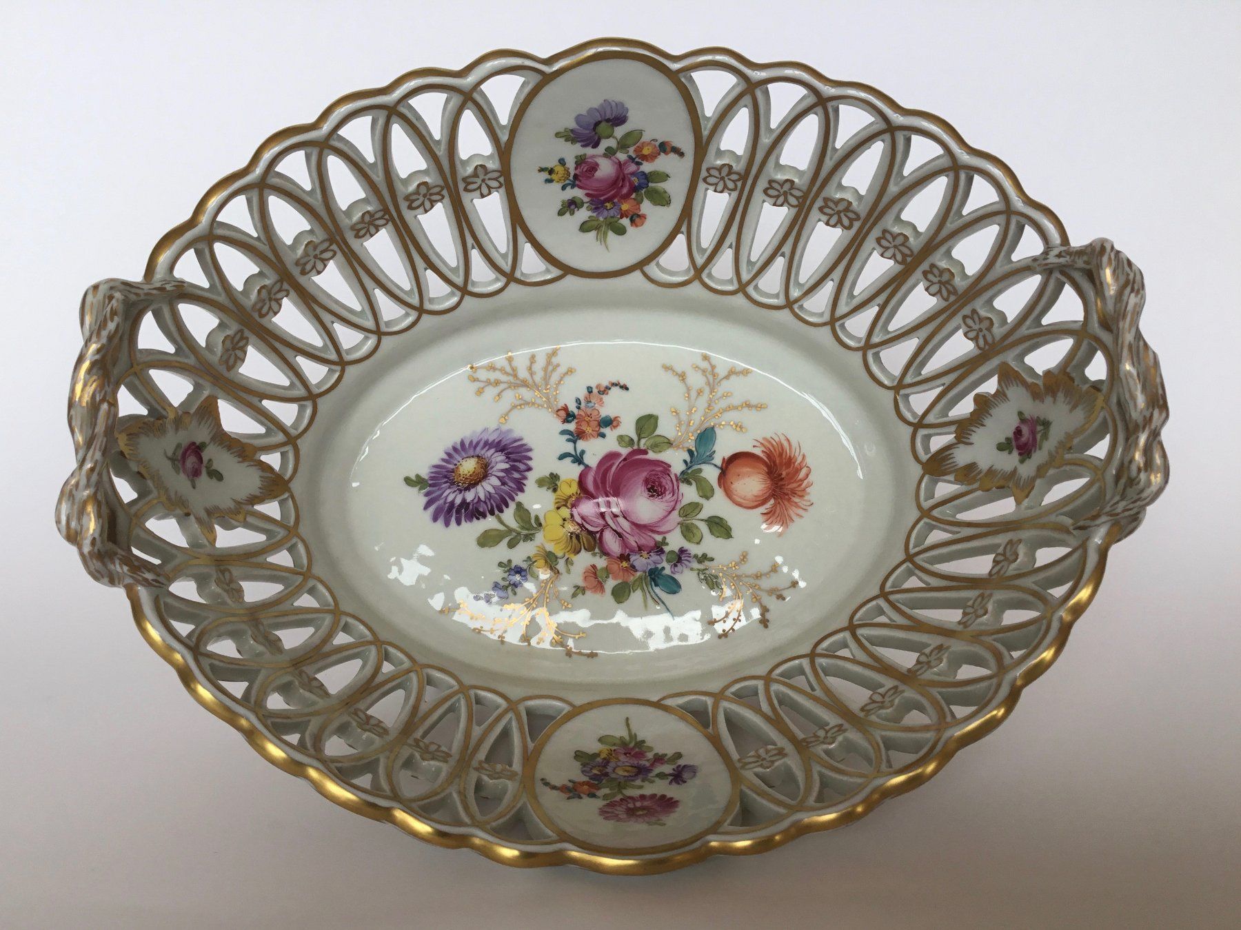 Schalen: DRESDEN - Schale Blumenmotiv, Gold – Neu (gemäss Beschreibung) aus Basel von ekaeufer 1