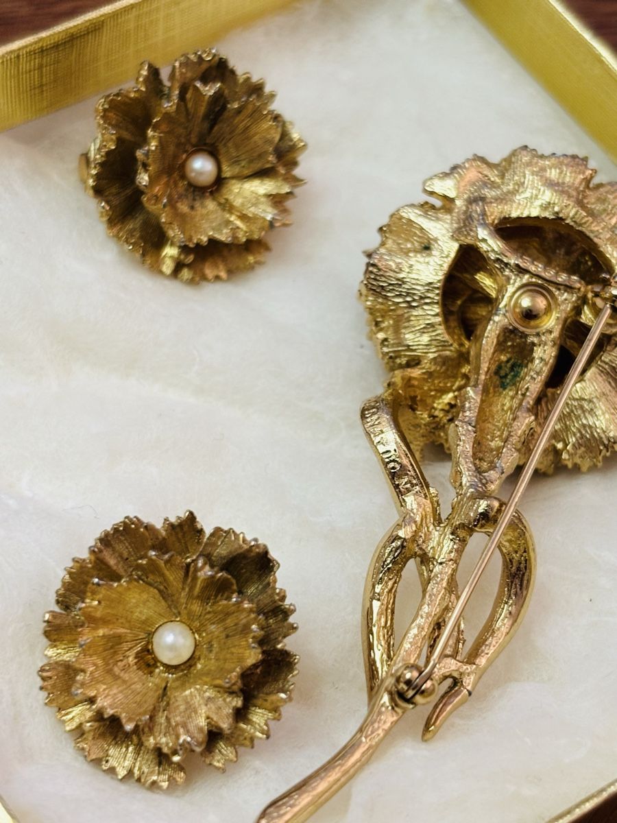 Altri gioielli: Set Vintage BOUCHER Fiore Dorato con Perla e Clip Orecchie – Usato da Wallisellen venduto da nick_1976blu 4
