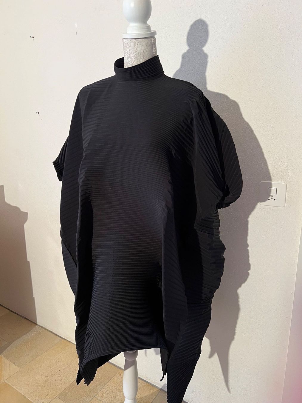 Issey Miyake Vestiti: issey miyake Kleid – Nuovo (secondo la descrizione) da wolfhausen venduto da per13lina 1