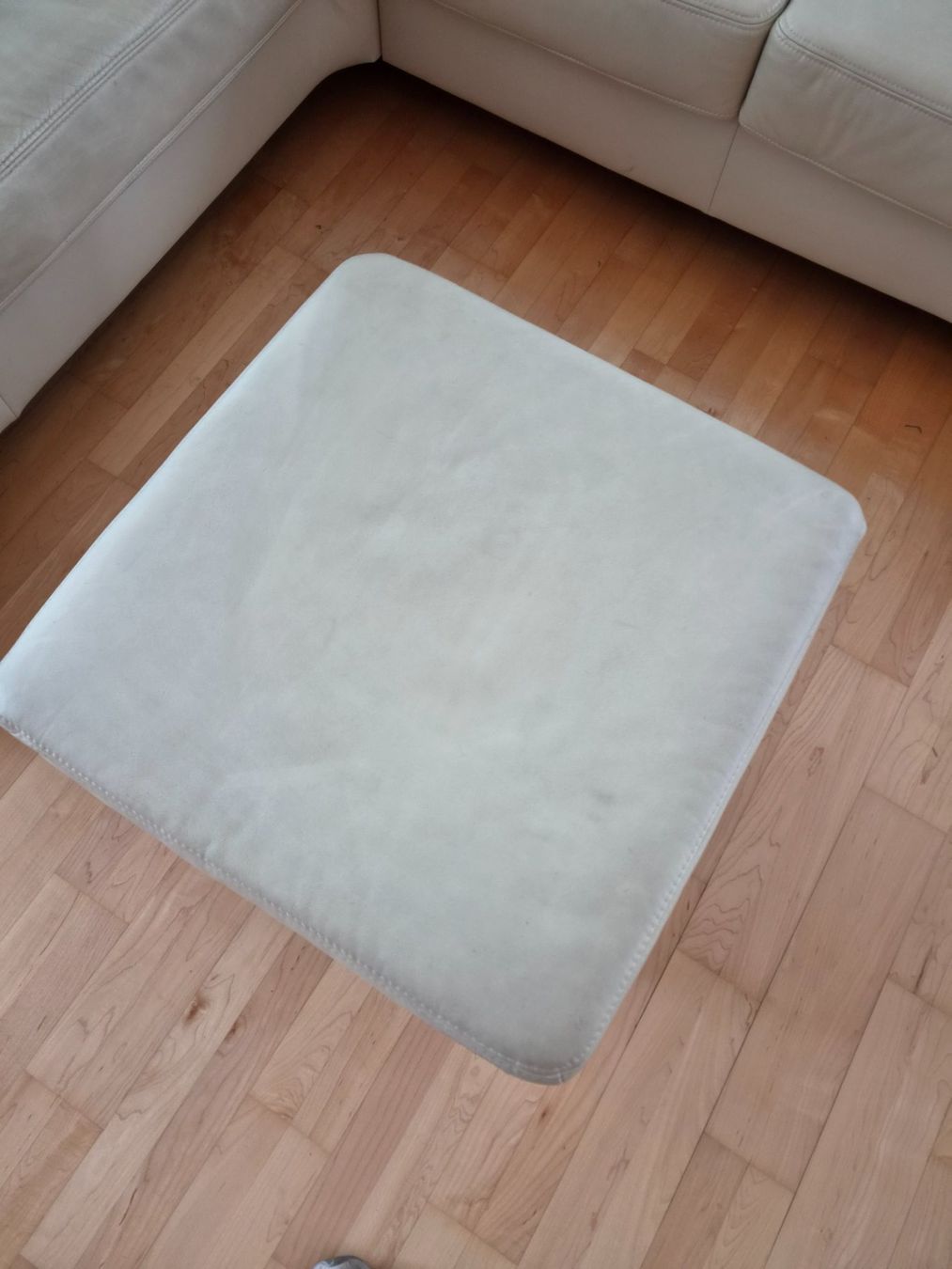 Divani: Ecksofa Leder beige mit Hocker – Usato da Kloten venduto da soat 3