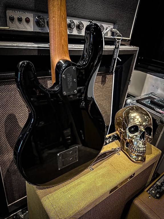 Music Man Strumenti musicali: Musicman Stingray Special Black H – Usato da Montreux venduto da Alligator-AMPS 2