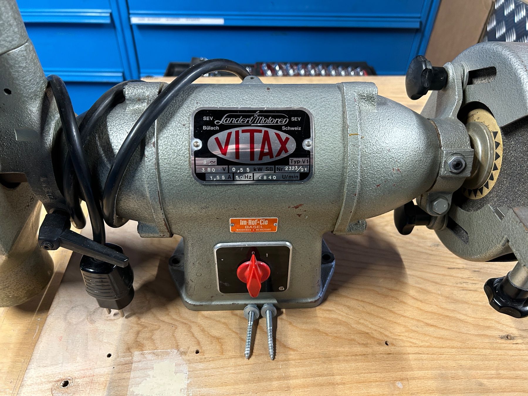 Dewalt Werkbänke: Vitax V1 Lehrwerkstätte – Gebraucht aus Rothenfluh von  3