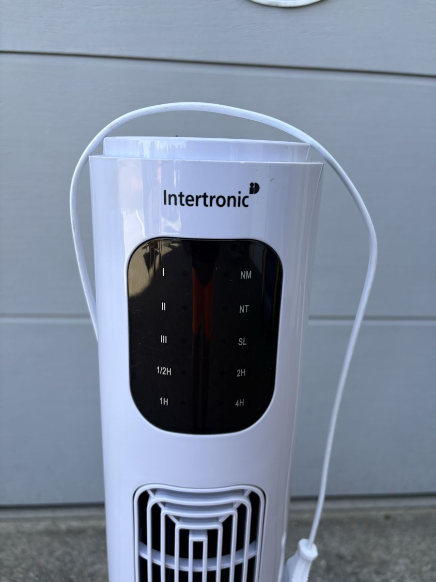 Ventilatori: Intertronic Turmventilator weiss mit Timer und Oszillation – Usato da Sisseln AG venduto da art-dragoon 1