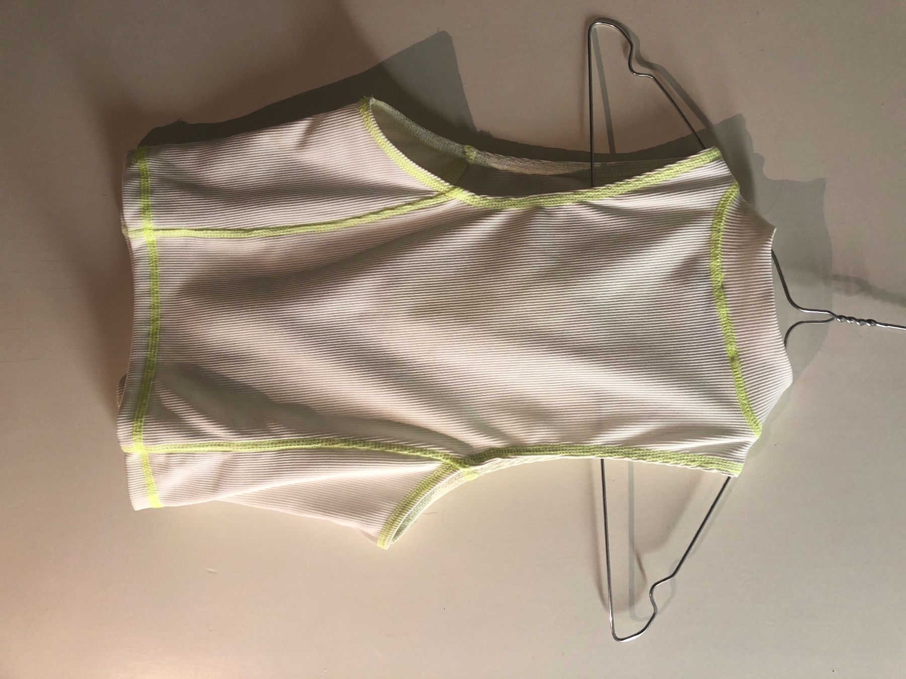 Top: Top // weiss & neongelb – Usato da Zürich venduto da aurelia_nater 3