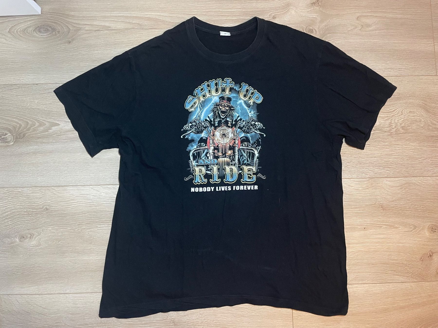 T-shirt: T-shirt Biker – Usato da Lucens venduto da lisacc
