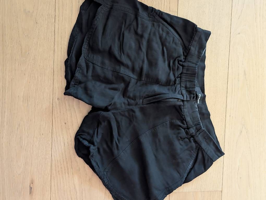 Kooples Pantaloni: Short The Kooples T38 – Usato da Chêne-Bourg venduto da Cam1201