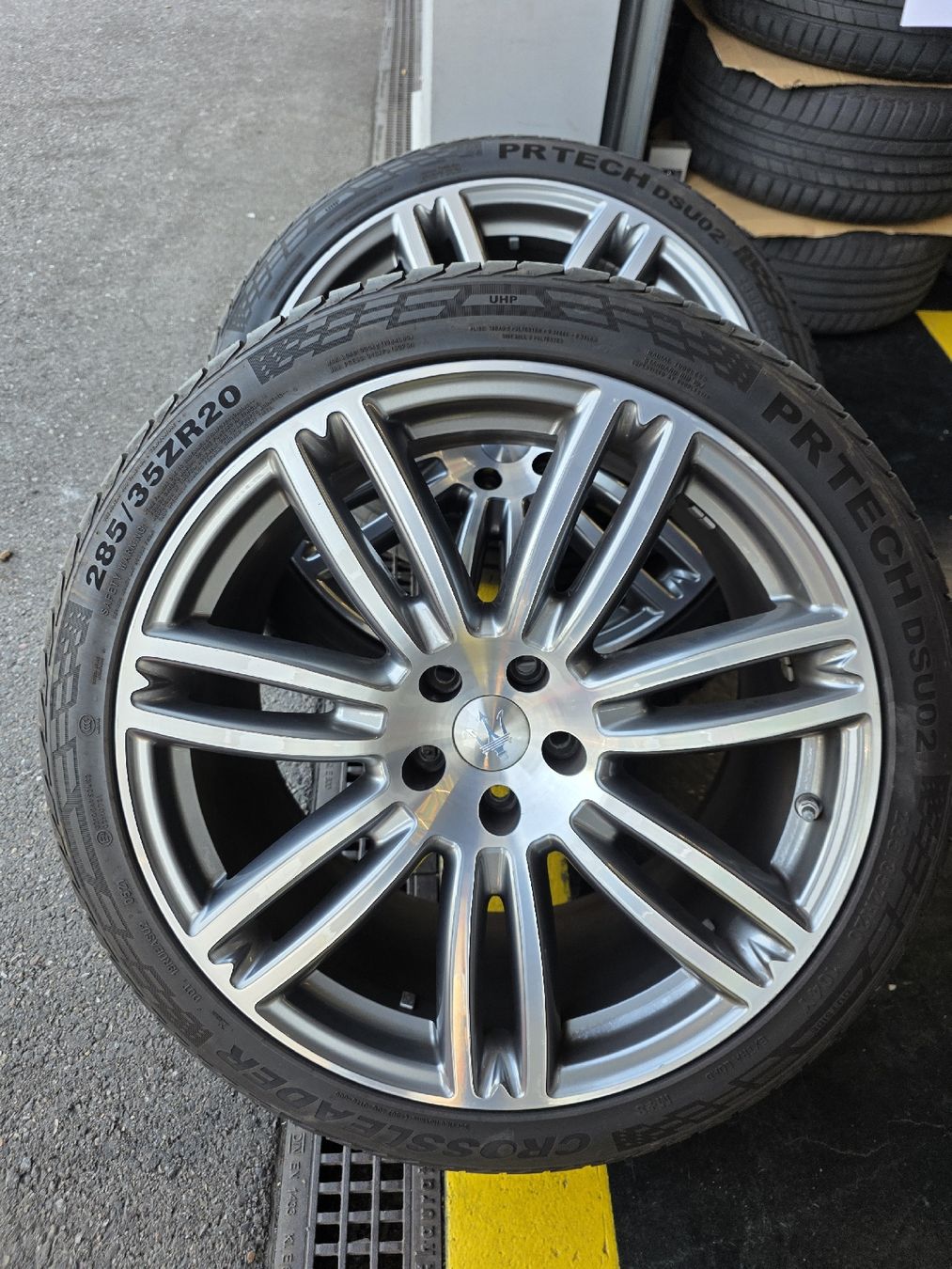 Maserati Cerchioni: Felgen Maserati mit sommer pneu – Usato da Unterentfelden venduto da dan_jt8w 5