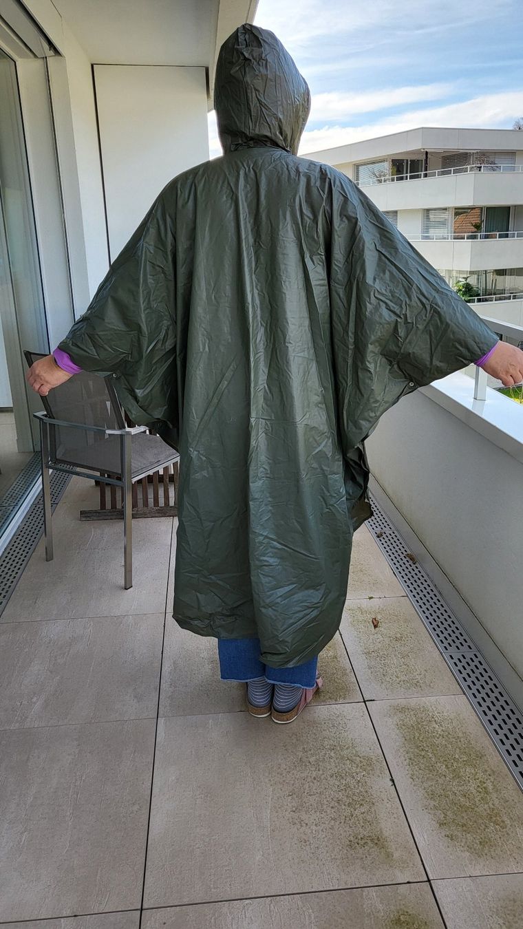 Autres vêtements & accessoires: Regenponcho – D'occasion à Luzern par Charly_d 1