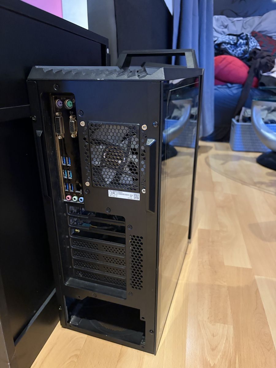 Asus Gehäuse: Asus Rog pc Gehäuse – Gebraucht aus Büren SO von rit_f22k 2