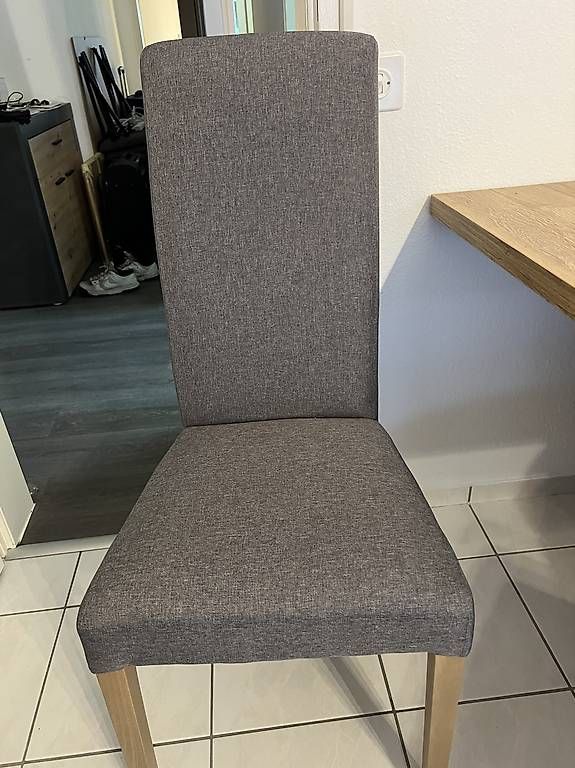 Tischgruppe: table extensible avec 4 chaises  CHF 250 lensemble – Gebraucht aus Échandens von and_9xq5 2