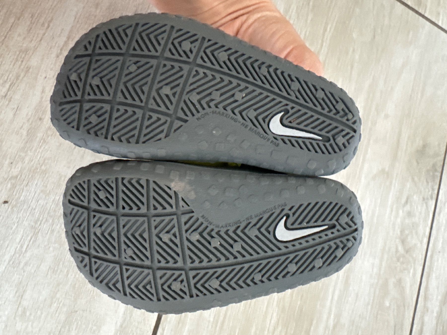 Nike Scarpe da uomo: Nike Bade Sandalen Gr 19.5 – Nuovo (secondo la descrizione) da Gelterkinden venduto da Familienferien 2
