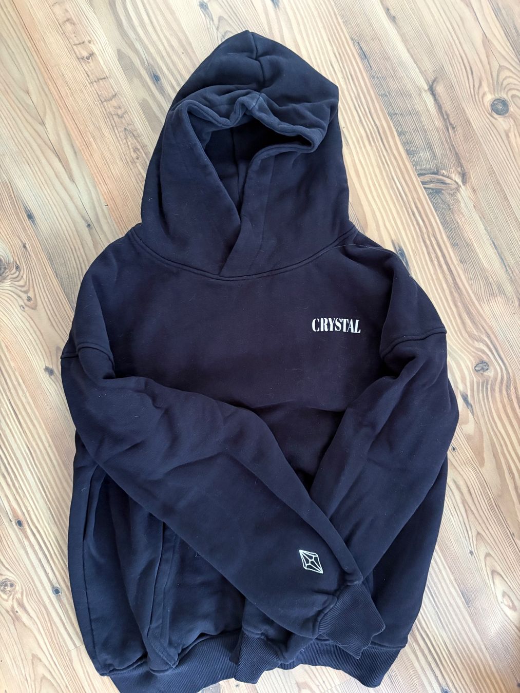 Maglioni & Felpe: Kapuzenpullover Crystal Paris schwarz neuwertig – Usato da Itingen venduto da emi_khc2 1