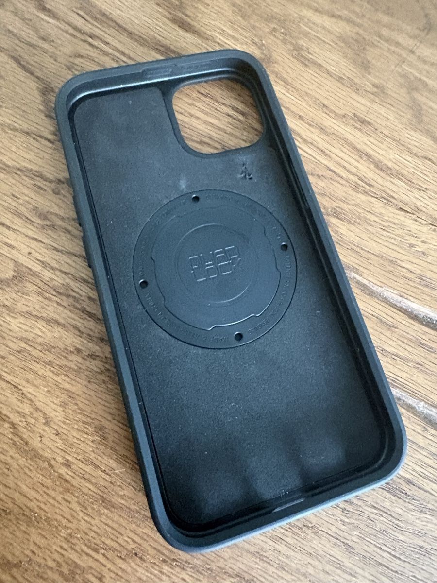 Quad Lock Covers & Schutzfolien: Quadlock iPhone 15 – Gebraucht aus Kirchberg BE von Dr.Nixon