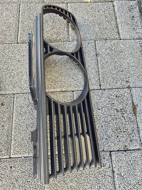 Fari: BMW E30 Scheinwerfer Grill – Usato da Seedorf UR venduto da DomSom01