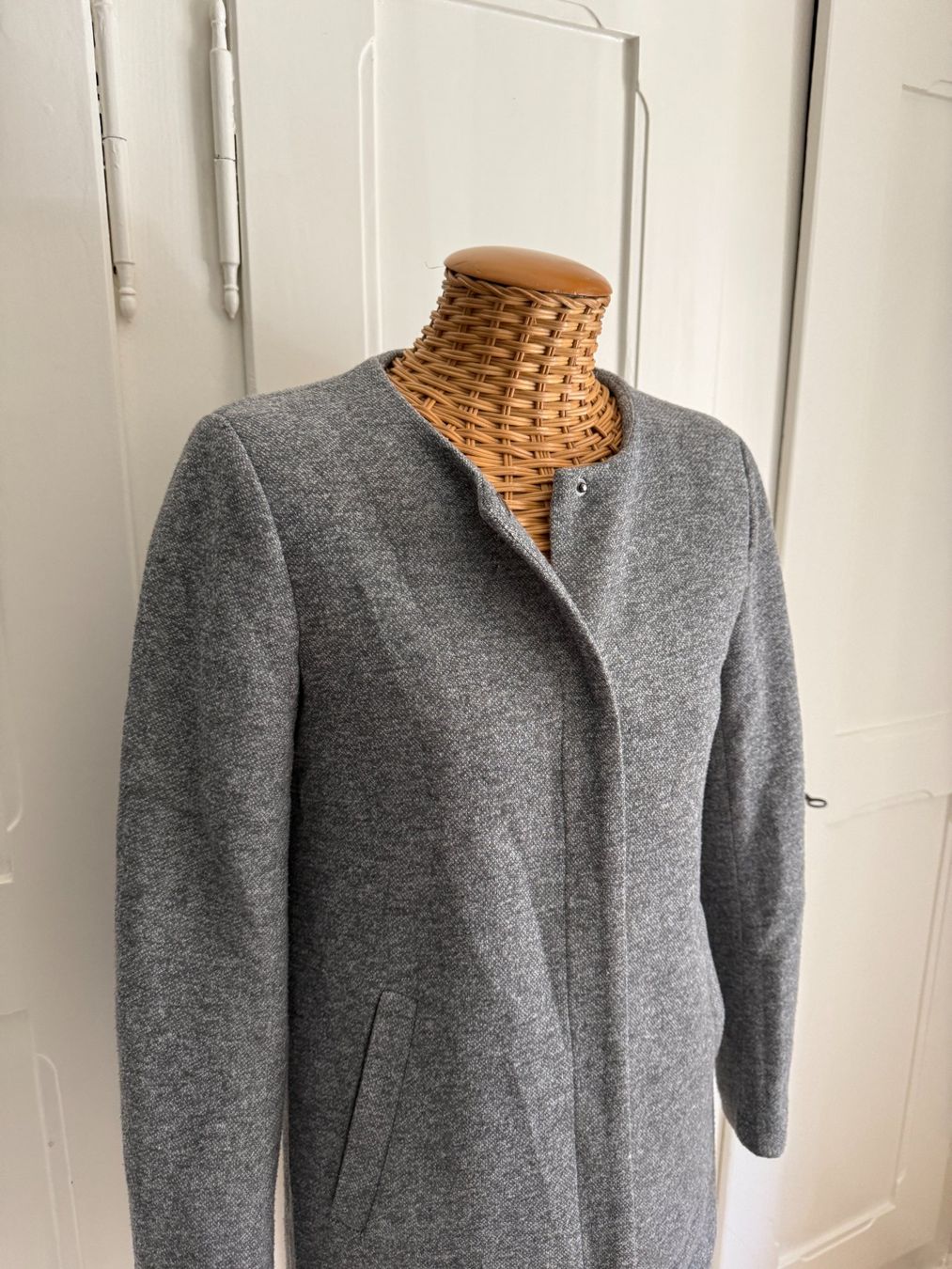 Only Giacche: ONLY - Jacke hellgrau XS – Usato da Zürich venduto da Diazaio 1