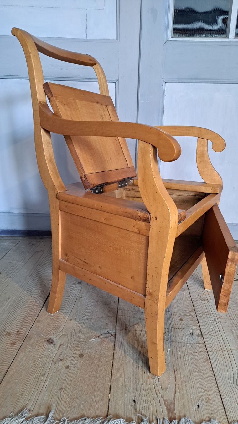 Poltrone: Fauteuil ancien /chaise percée /antiquité – Usato da Neuchâtel venduto da Forestmanz 1