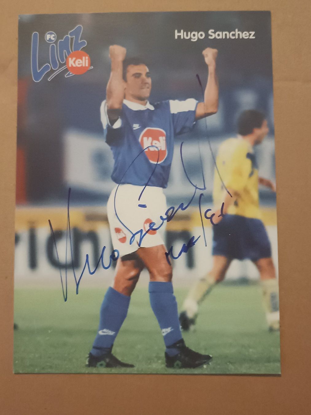 Autografi: Hugo Sanchez - handsigniert – Usato da Menziken venduto da Artographs