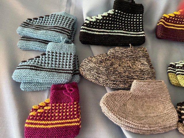 Scarpe da donna: Aktion Winterfinken Handarbeit – Usato da Basel venduto da Dylan1994