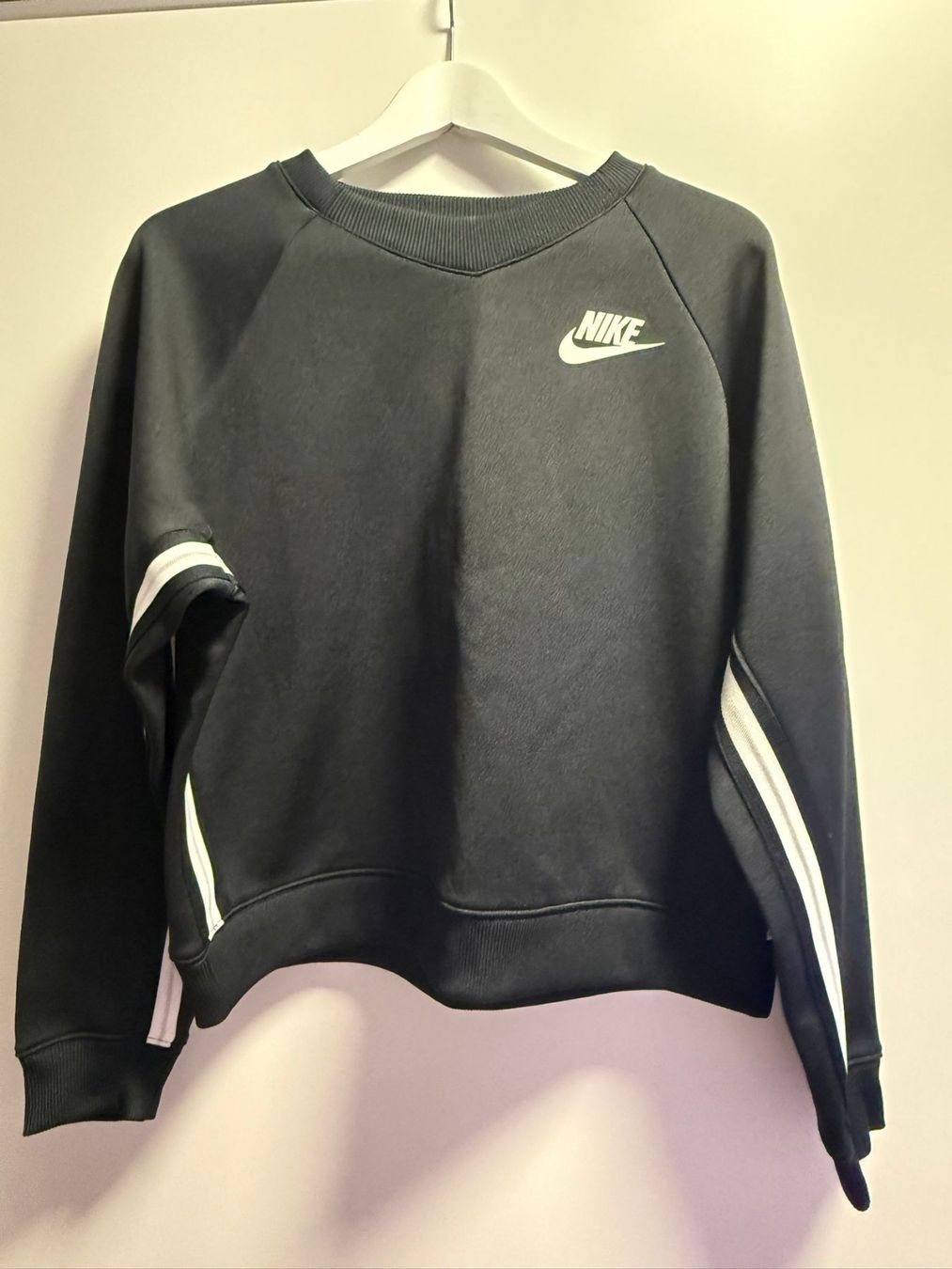 Nike Maglioni & Felpe: Nike Sweatshirt, Grösse L, Schwarz – Usato da Bachenbülach venduto da Shukkley