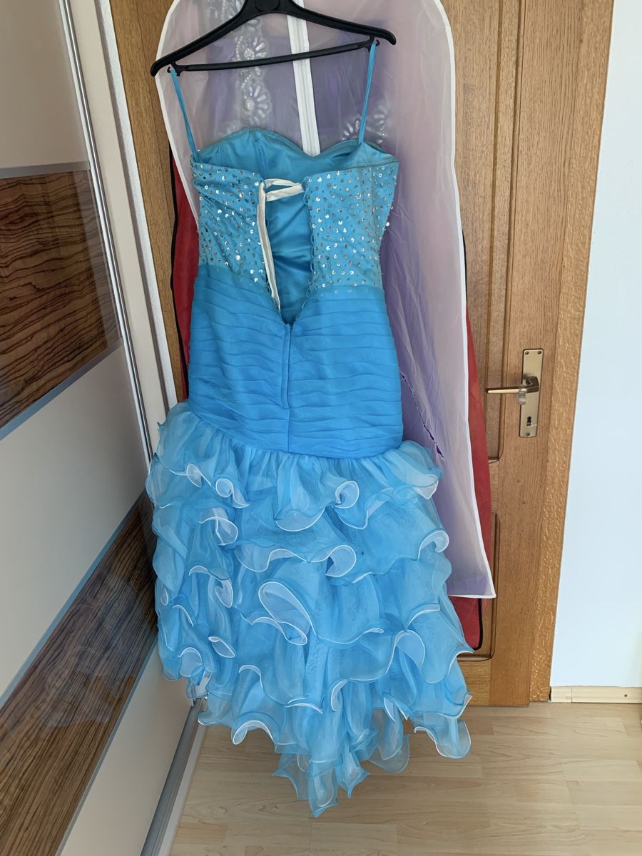Robes: Ballkleid / Abendkleid mit Rüschen – Neuf (Voir description) à Moosseedorf par sindymatea 1