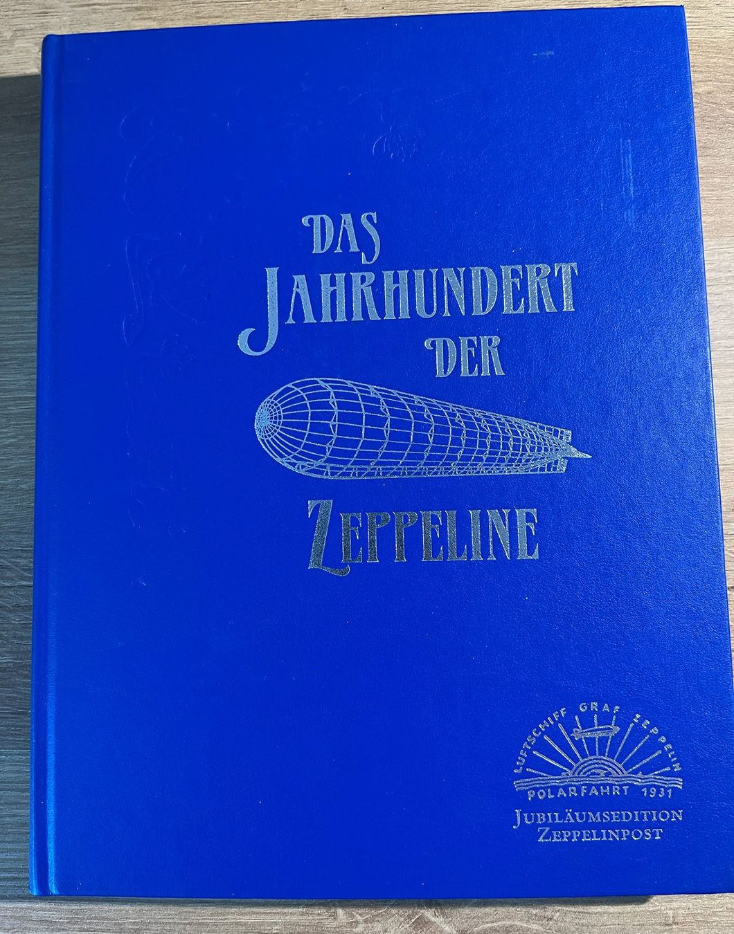 Bücher: Das Jahrhundert der Zeppeline. Jubiläumsedition Zeppelinpost – Gebraucht aus Roggwil TG von Stebrogg