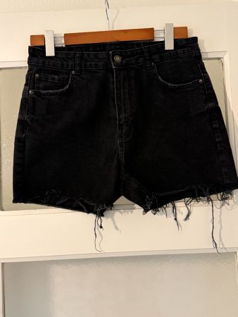 Jeans Shorts von Bershka Schwarz Grösse 38/40
