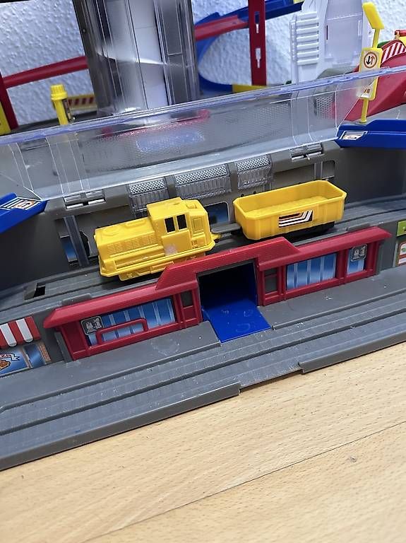 Giocattoli: Majorette Autogarage – Usato da Engelburg venduto da Shantaram01 1